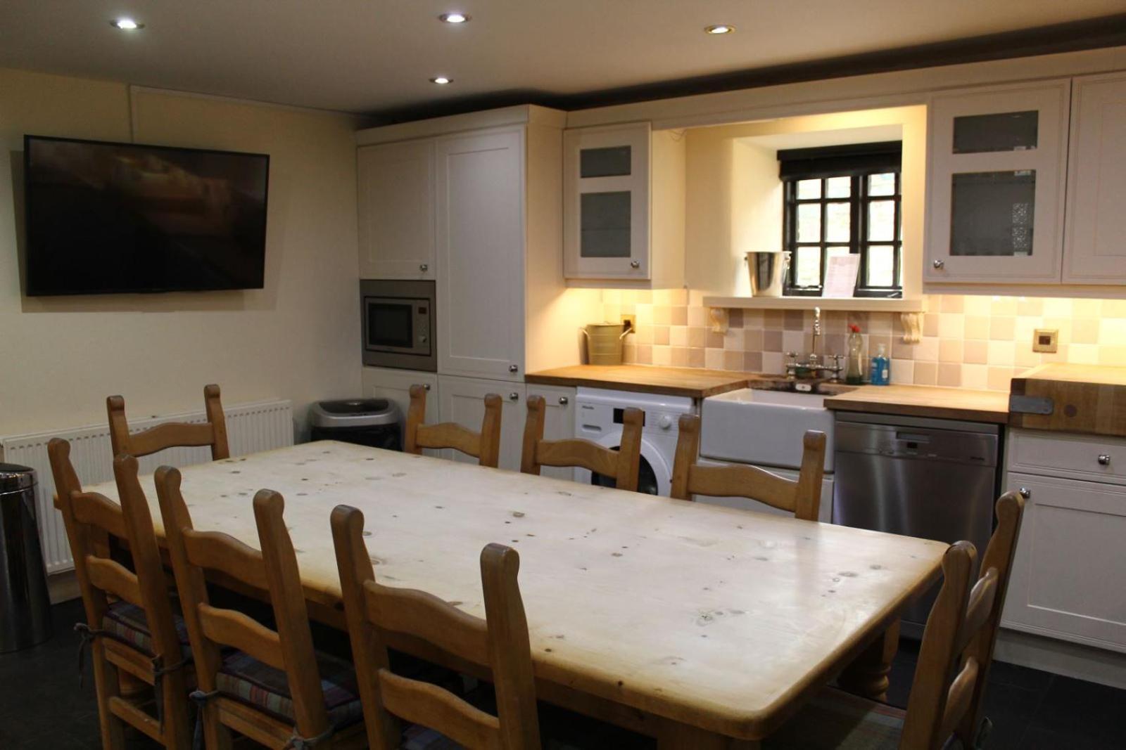 Pencoed House Estate Guest House Кардиф Екстериор снимка