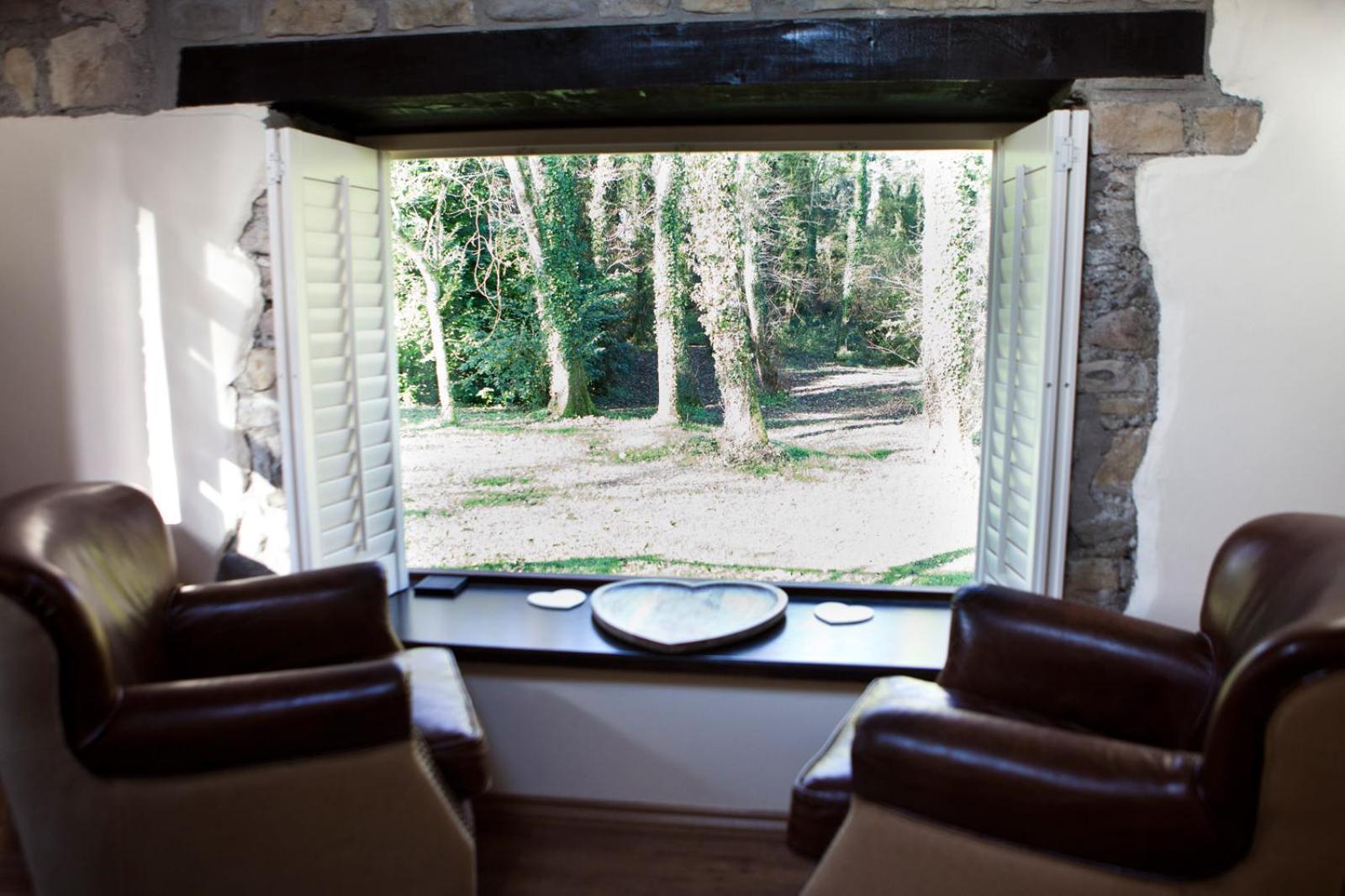 Pencoed House Estate Guest House Кардиф Екстериор снимка