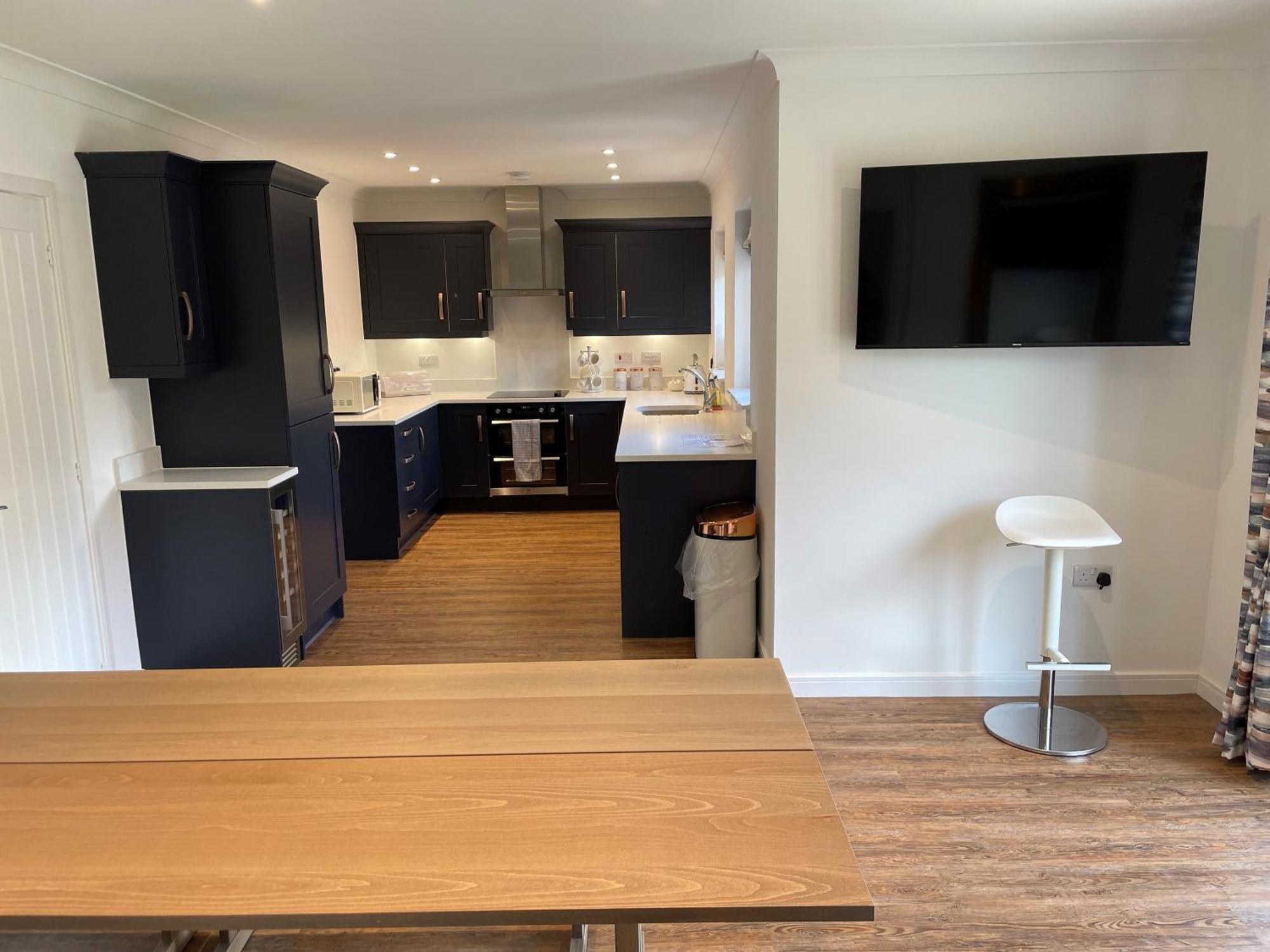 Pencoed House Estate Guest House Кардиф Екстериор снимка