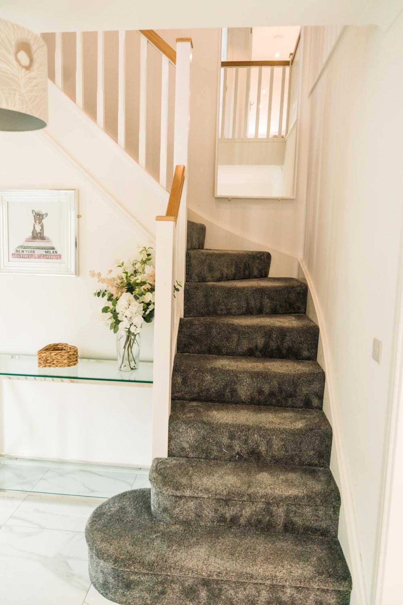 Pencoed House Estate Guest House Кардиф Екстериор снимка