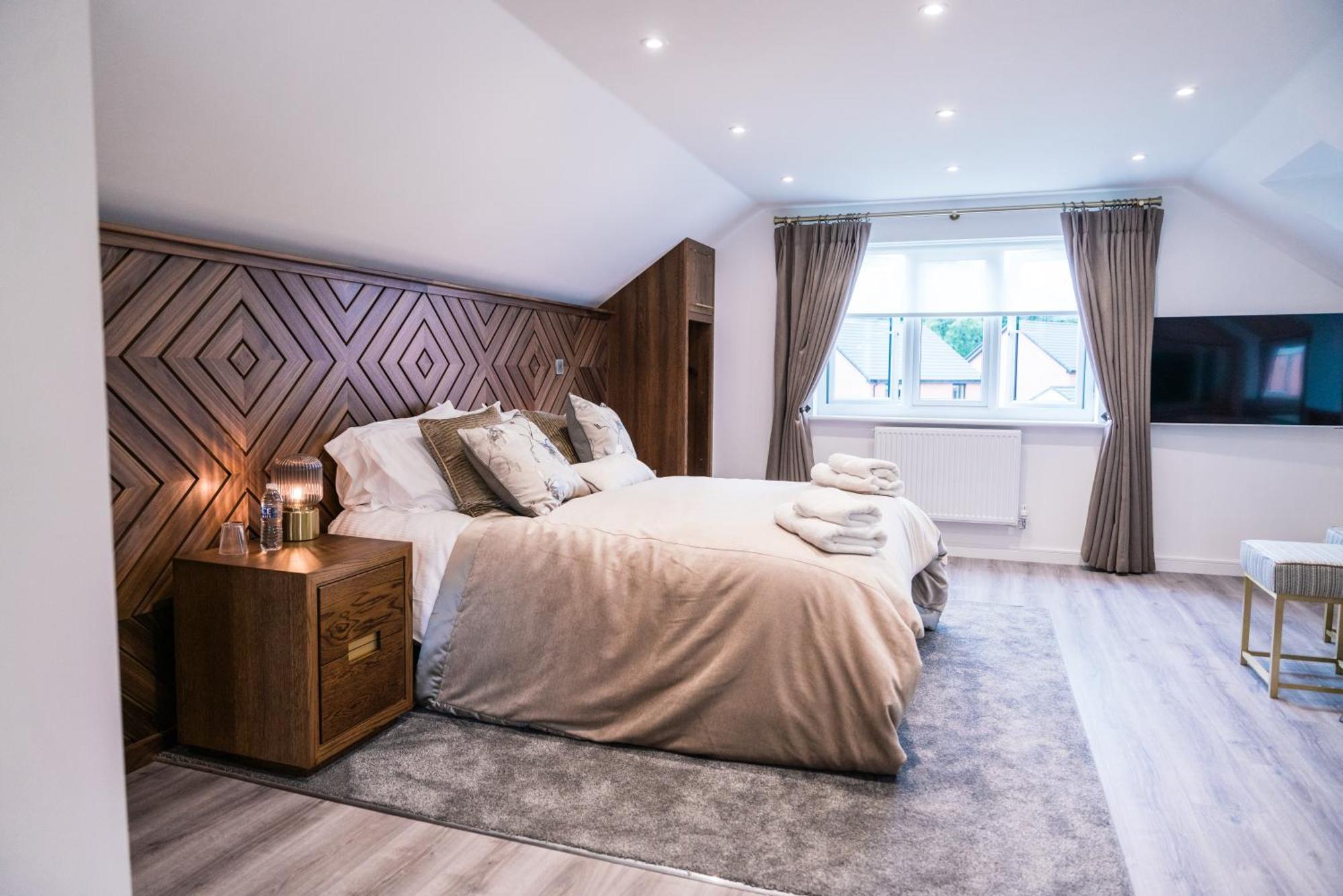 Pencoed House Estate Guest House Кардиф Екстериор снимка