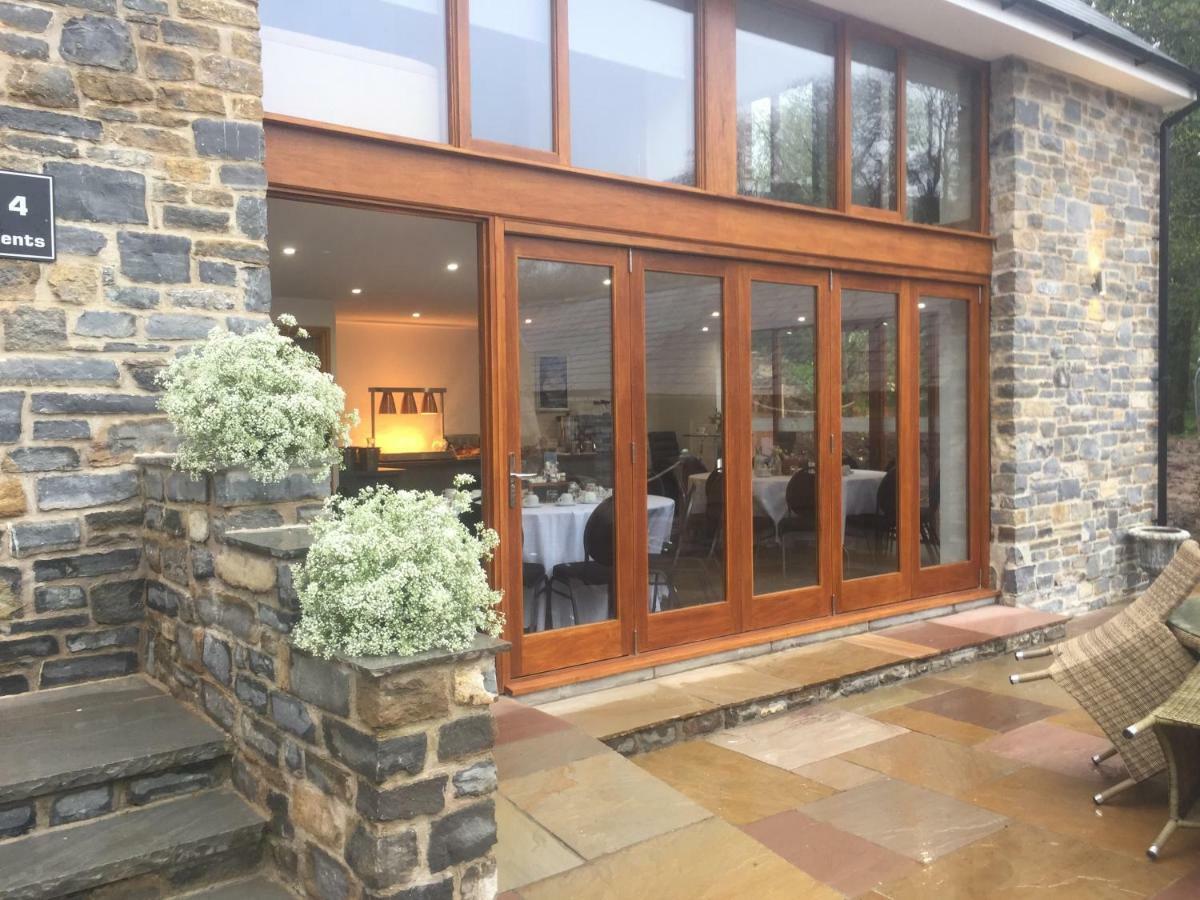 Pencoed House Estate Guest House Кардиф Екстериор снимка