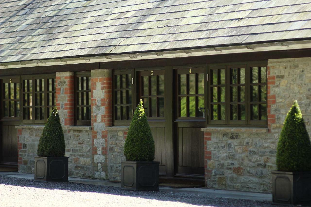 Pencoed House Estate Guest House Кардиф Екстериор снимка