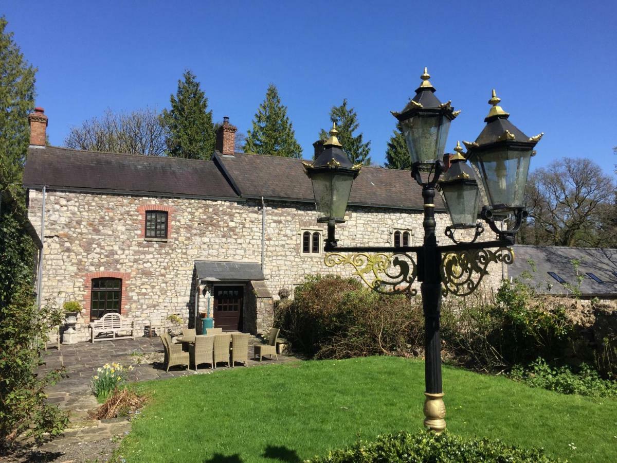 Pencoed House Estate Guest House Кардиф Екстериор снимка