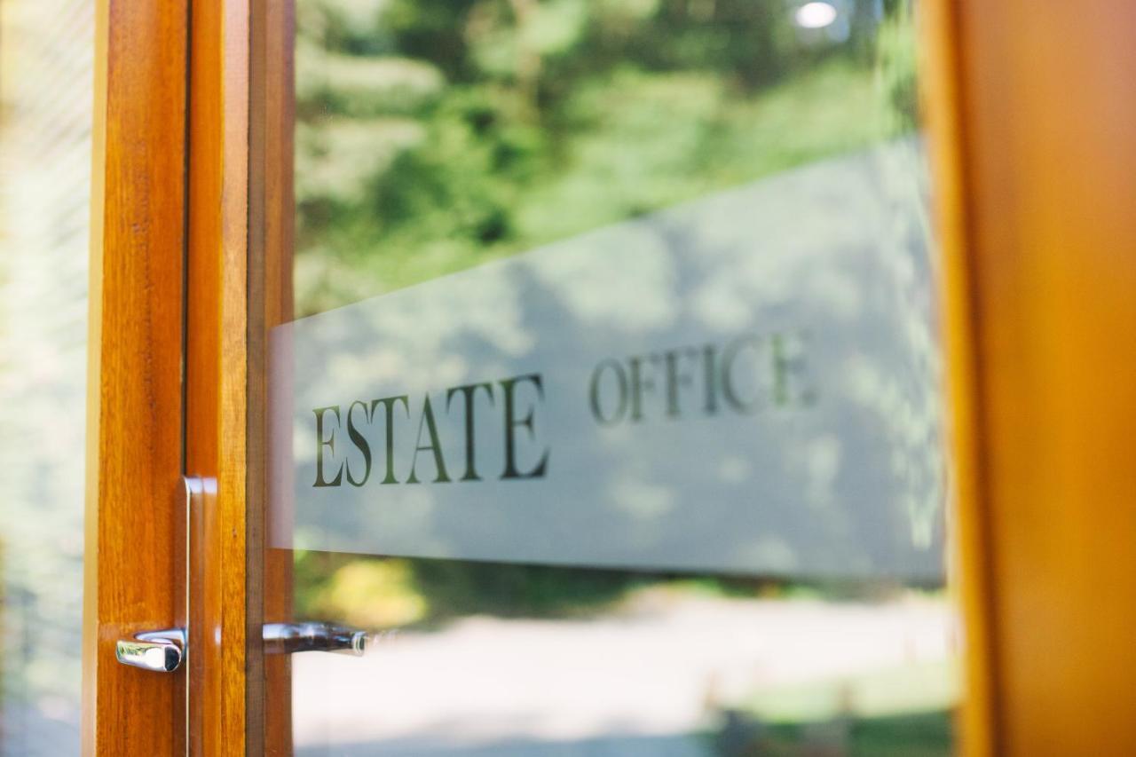Pencoed House Estate Guest House Кардиф Екстериор снимка